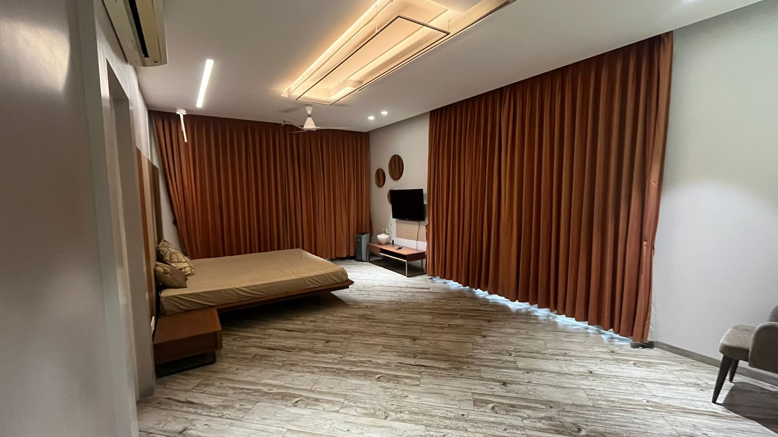 5 BHK Ultra Luxurious Modern Flat For Rent In Vesu